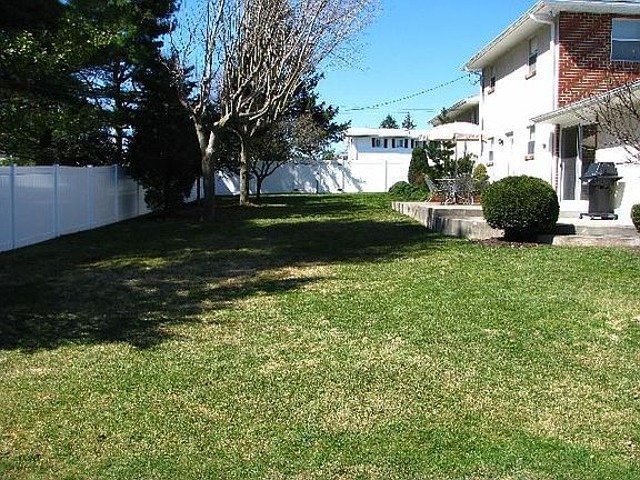 Exterior Rear 4