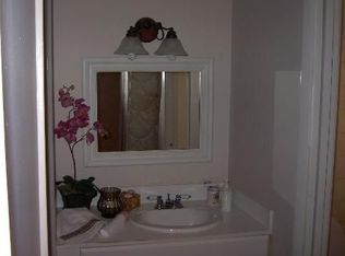 20047 E Oakmont Cir, Hialeah, FL 33015