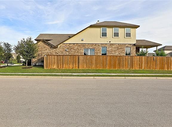 4th image of 2931 Angelina Dr
