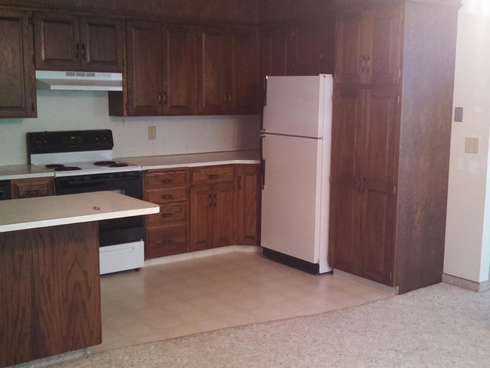 2nd image of 800 N 5th St APT 6