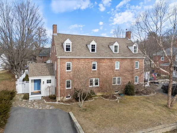 11 Elder Street, Newmarket, NH 03857