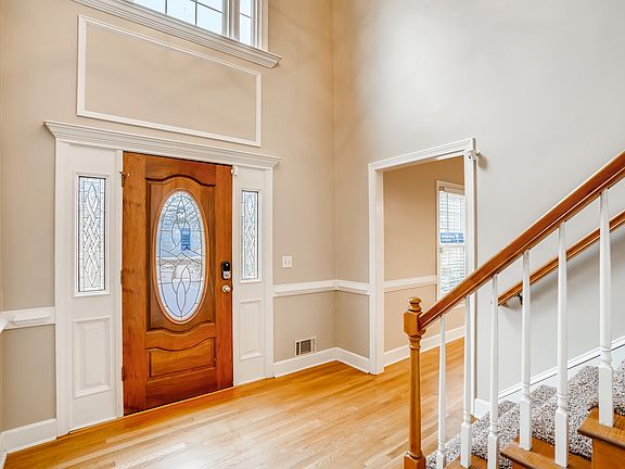 4th image of 8995 Stonelake Ct