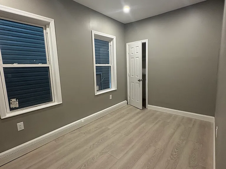 329 Hamilton Ave — Photo 7