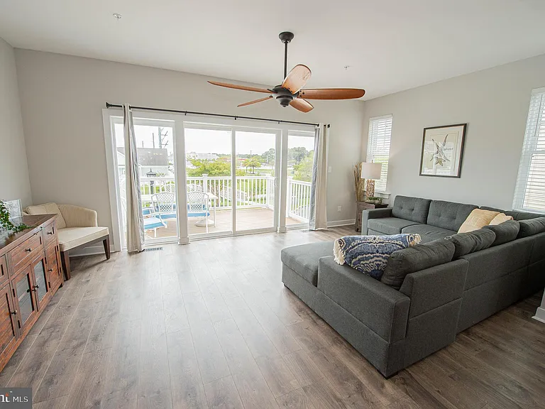 13002 Bowline Ln #5 — Photo 37