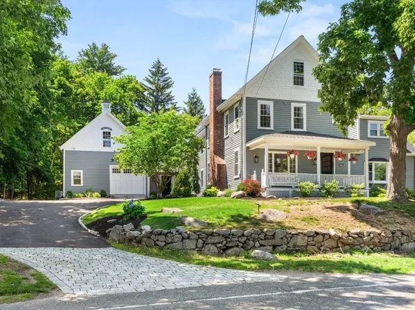 22 Main St, Dover, MA 02030