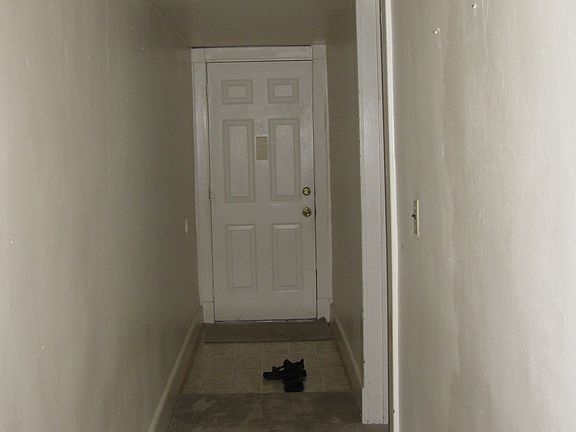 3rd image of 115 Bruce Pl APT 3