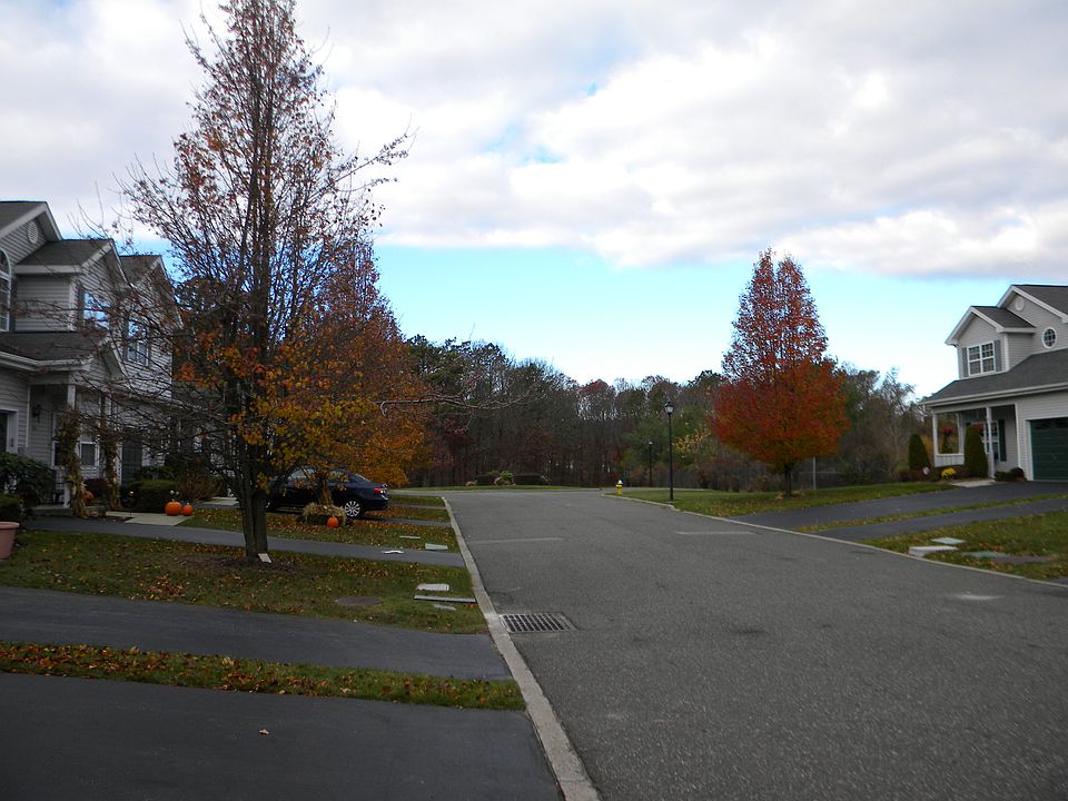2nd image of 162 Willow Wood Dr
