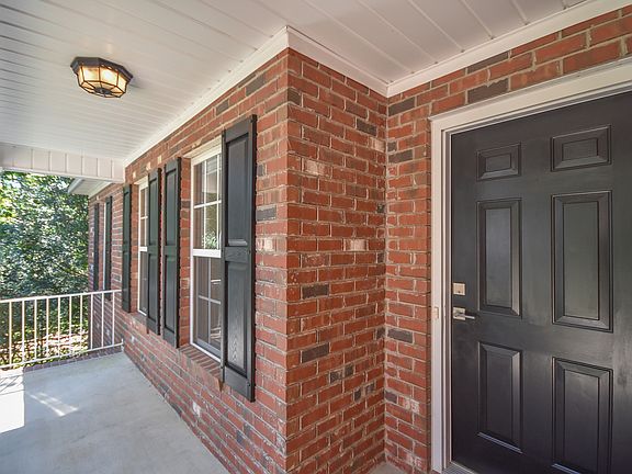 3rd image of 190 Winchester Rd