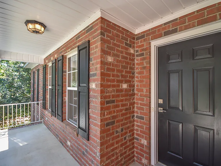 190 Winchester Rd — Photo 3