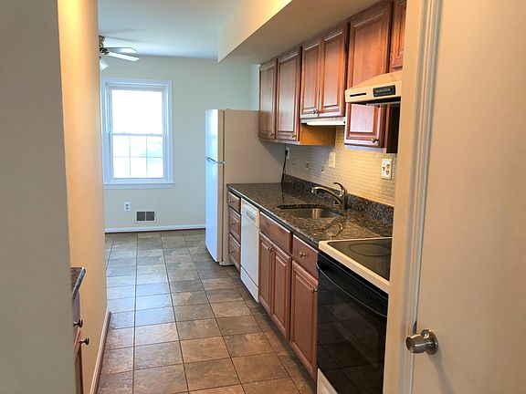 5th image of 3130 Cedar Grove Dr #3