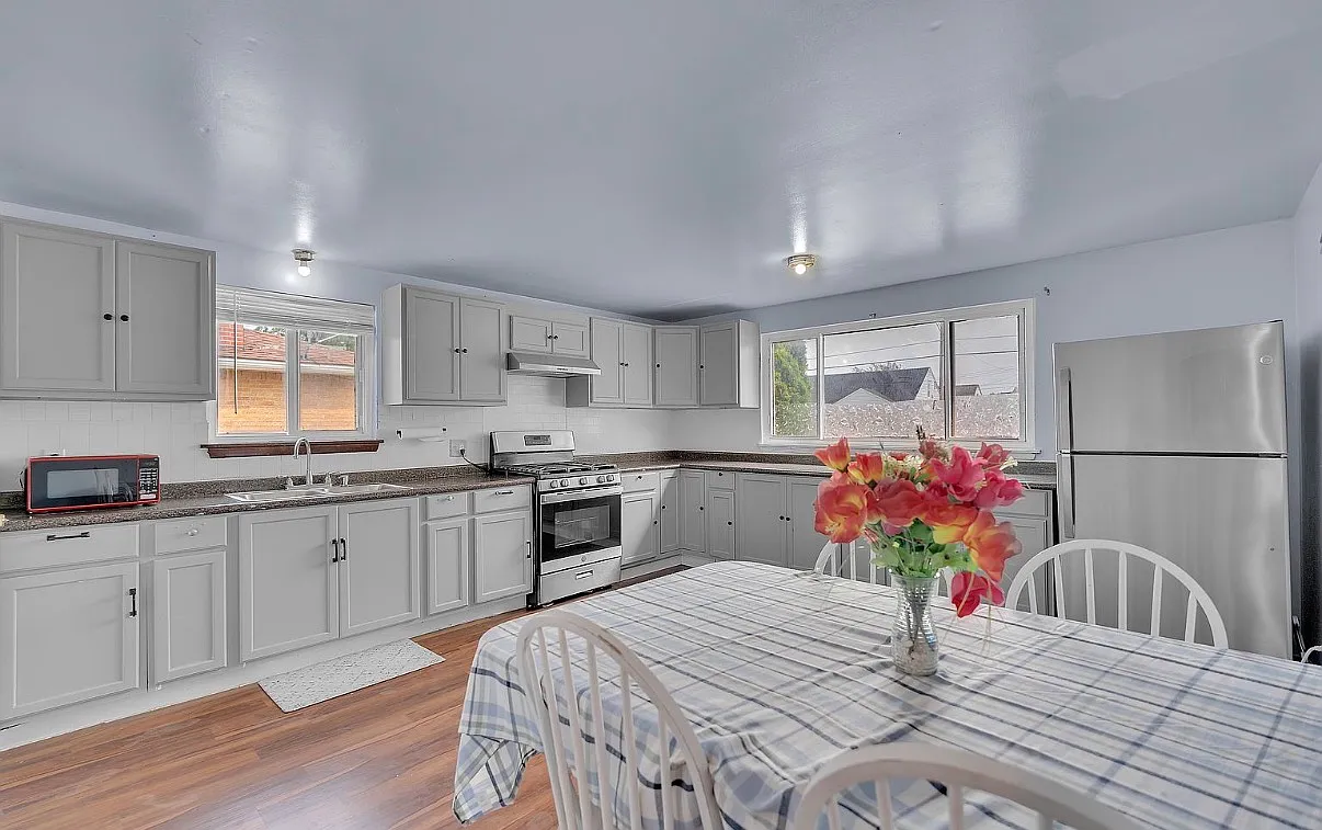 3 bed, 1250 sqft, $1,500 — Photo 3