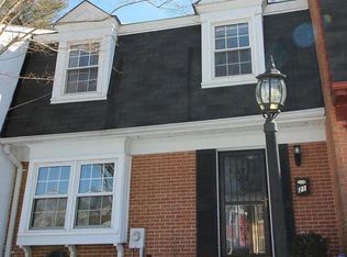 21 Fenceline Dr, Gaithersburg, MD 20878