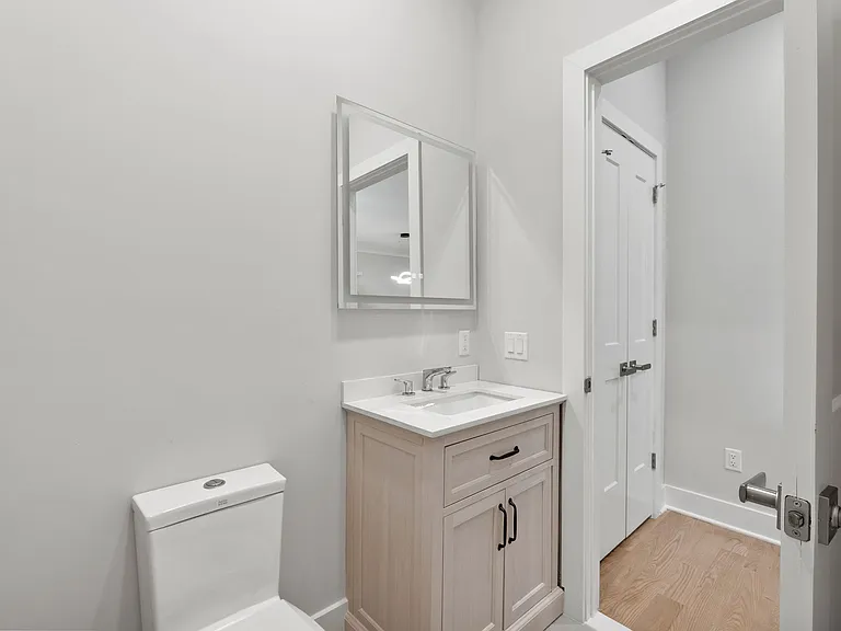 105 Brandon Ct — Photo 36