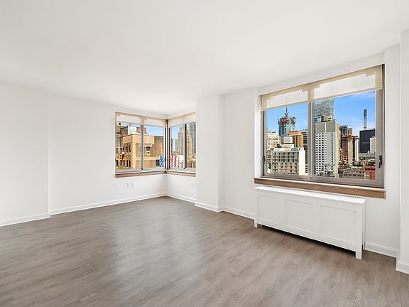 3rd image of 35 W 33rd St APT 20A