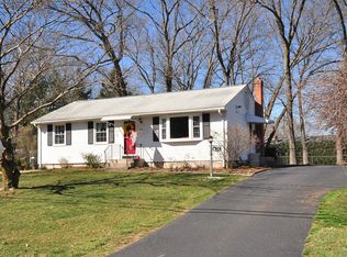 44 Juniper Dr, Windsor Locks, CT 06096