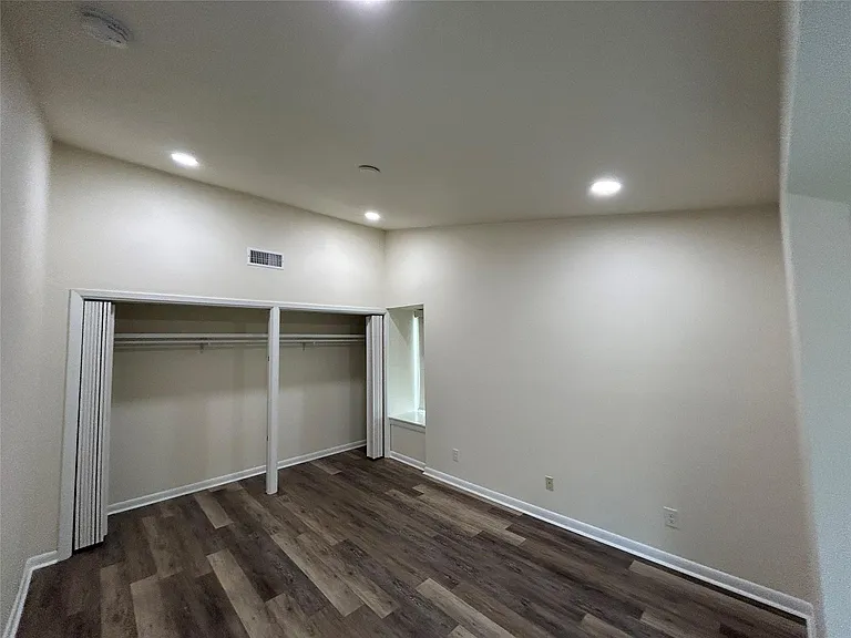 100 Bay Point Dr #8 — Photo 7