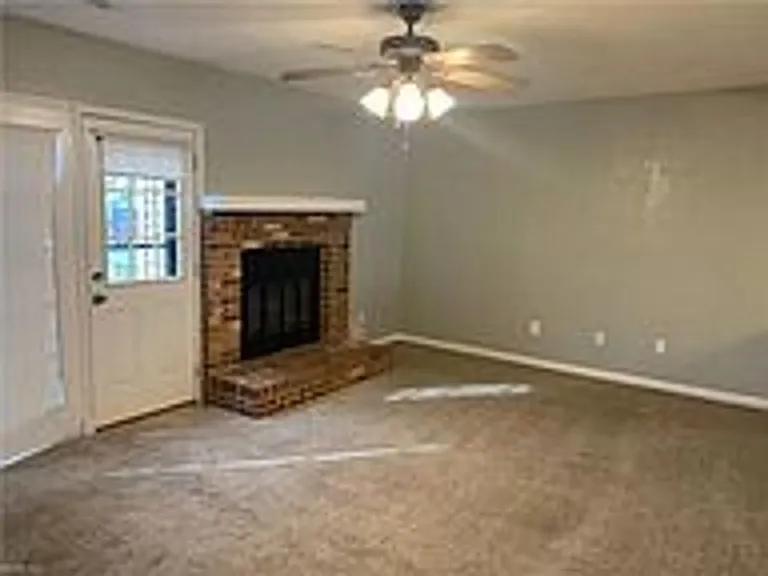 4307 Manchester Ln — Photo 12