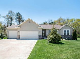 24430 Kingfisher Ct, Elkhart, IN 46514