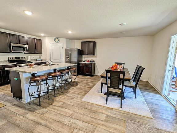 3rd image of 6491 Churchill Cir