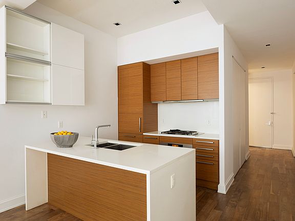 5th image of 140 W 22nd St #2B