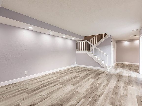 5th image of 209 Woodland Rd