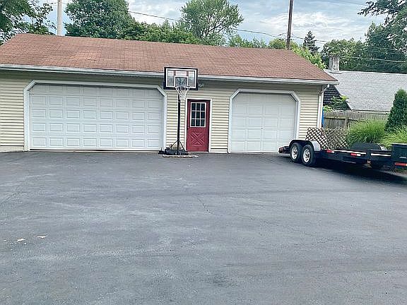 Detached 3 car garage