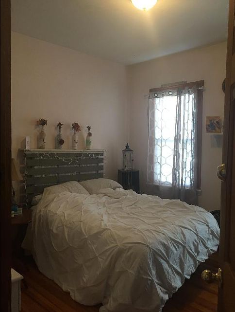 2nd image of 22 Darlington St #003