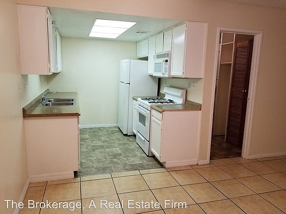 4th image of 457 N Lamb Blvd