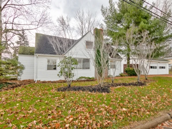 4956 Belle Meadow Rd, Mentor, OH 44060