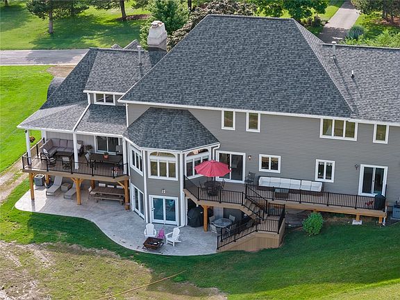 4th image of 2 Parkview Manor Cir