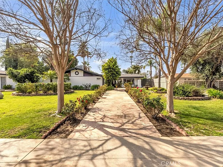 6201 Corbin Ave — Photo 26