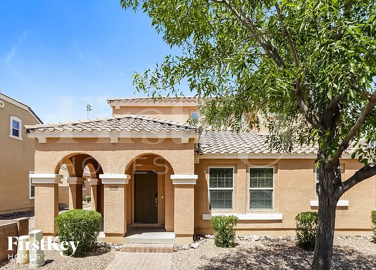 2226 S Buckaroo Trl — Photo 1