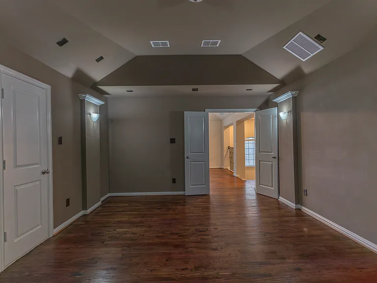 825 Warwick Blvd — Photo 38