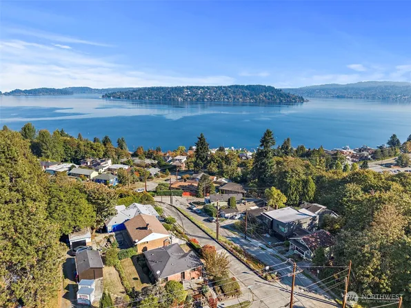 10127 Waters Avenue S, Seattle, WA 98178