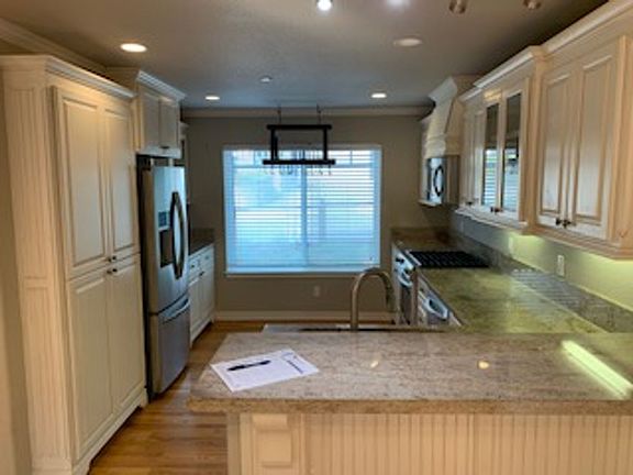 3rd image of 118 English Dr