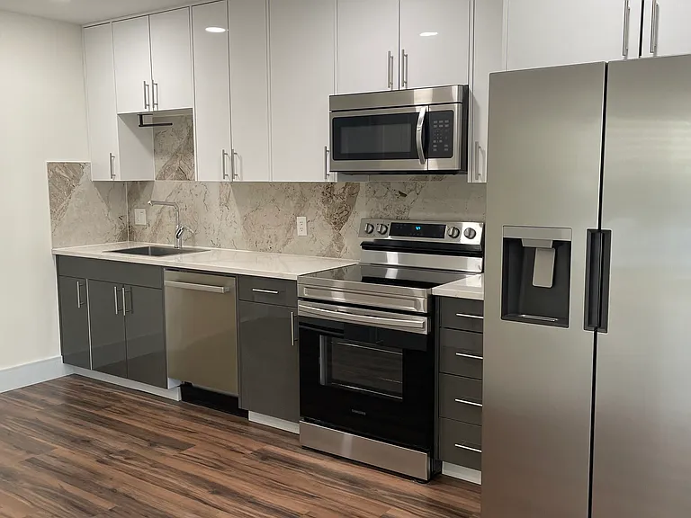 4906 Spruce St #308 — Photo 9