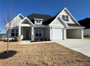 2726 Comet Cv, Lowell, AR 72745