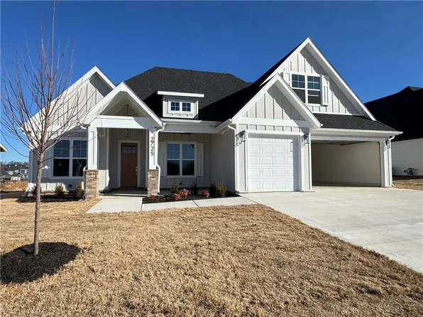 2726 Comet Cv, Lowell, AR 72745