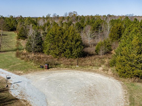 3rd image of 175 Glendale Ln