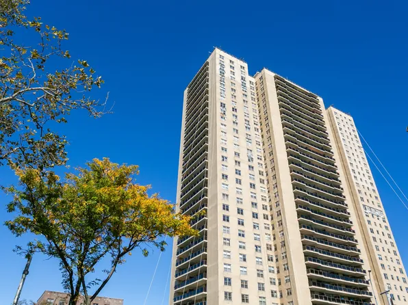 110-11 Queens Boulevard image 1 of 9