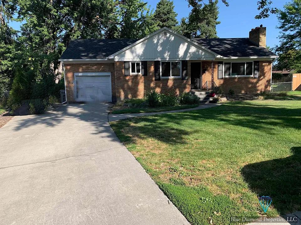 2821 N Weaver Cir #3