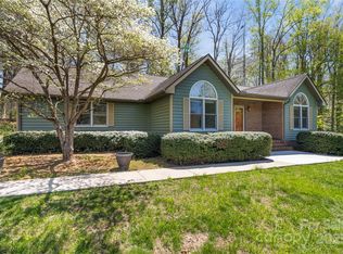 151 Canaan Dr, Candler, NC 28715