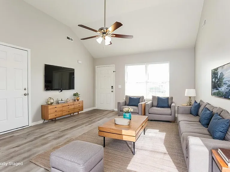 3025 Ace Wintermeyer Dr — Photo 4