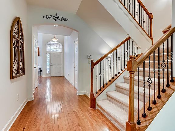 4th image of 309 Riverstone Blvd
