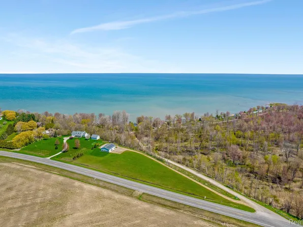 6880 N Lakeshore Rd #B, Pt Hope, MI 48468