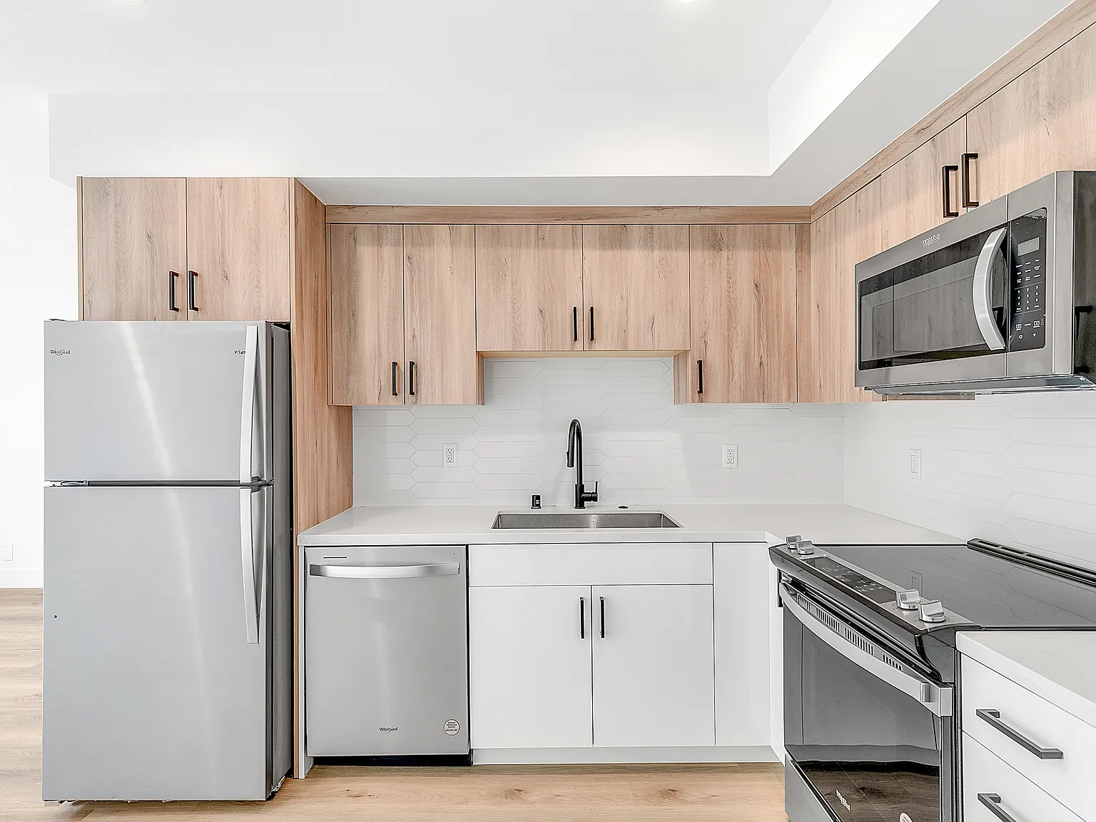 Studio, 325 sqft, $2,100 — Photo 1