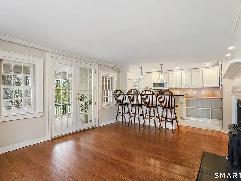 410 Wilton Rd W — Photo 8