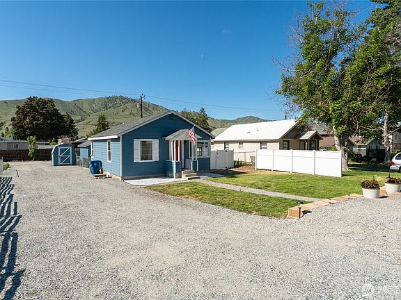 3rd image of 426 E Nixon Avenue