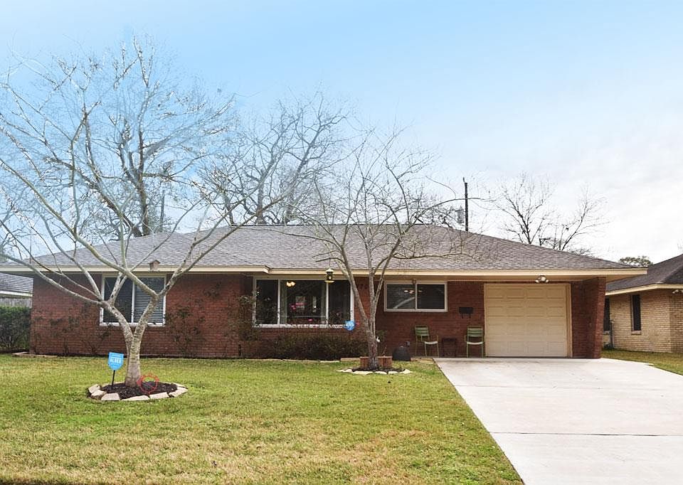 1st image of 4705 Viking Dr