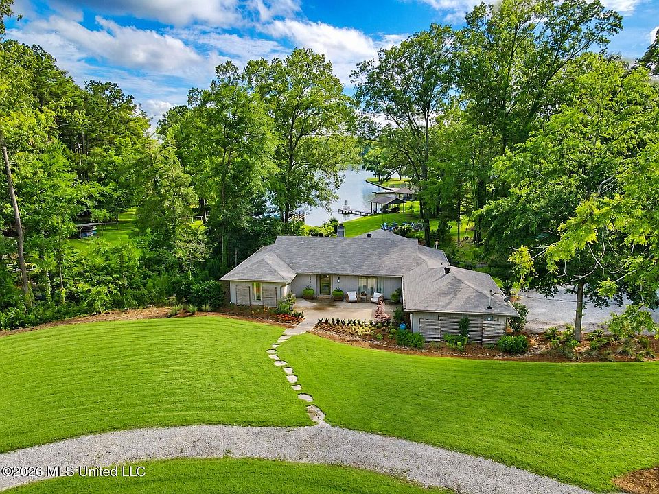 1st image of 227 Lakeshore Dr